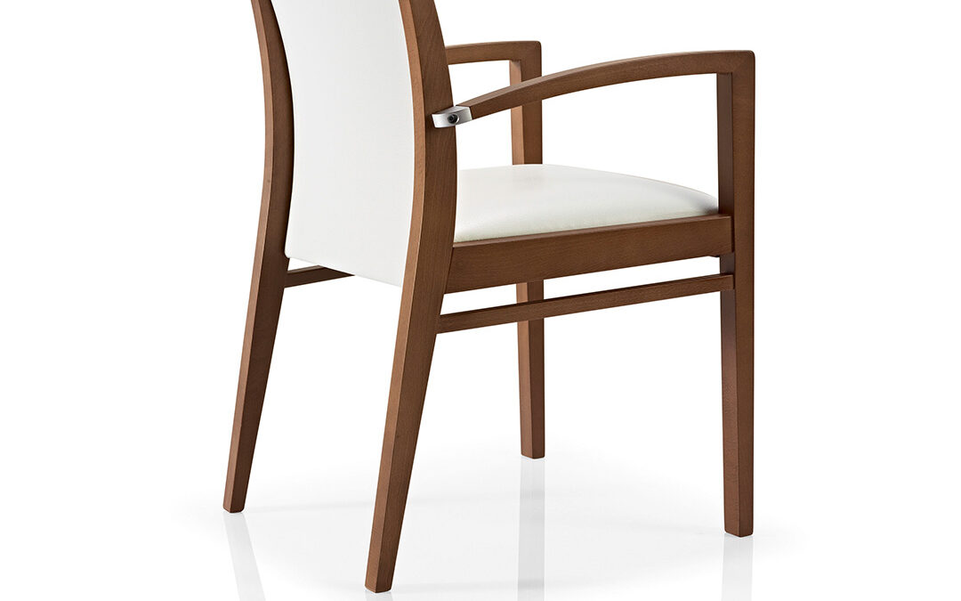 Smith Armchair – Classic