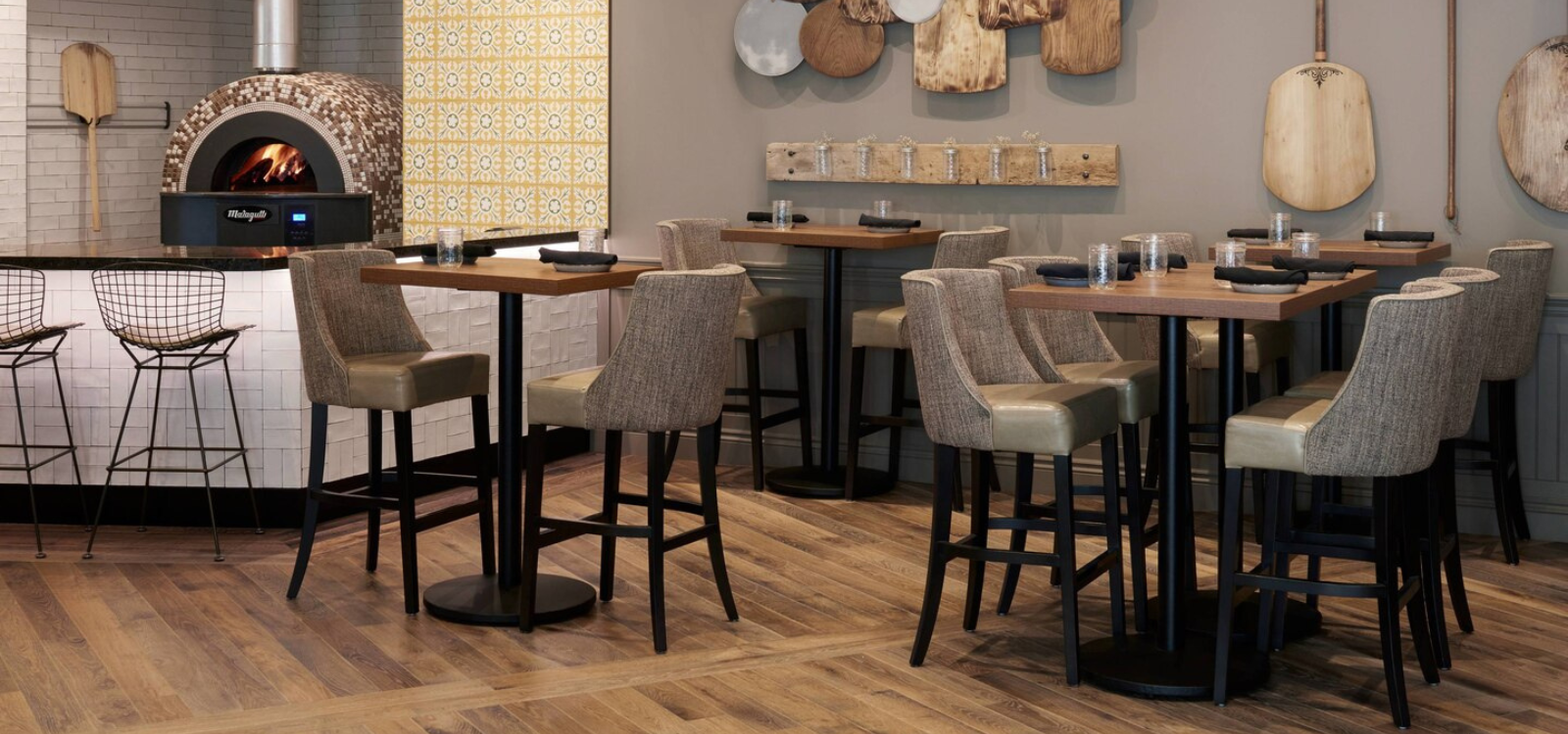 Where and how can I buy restaurant furniture in the Canada